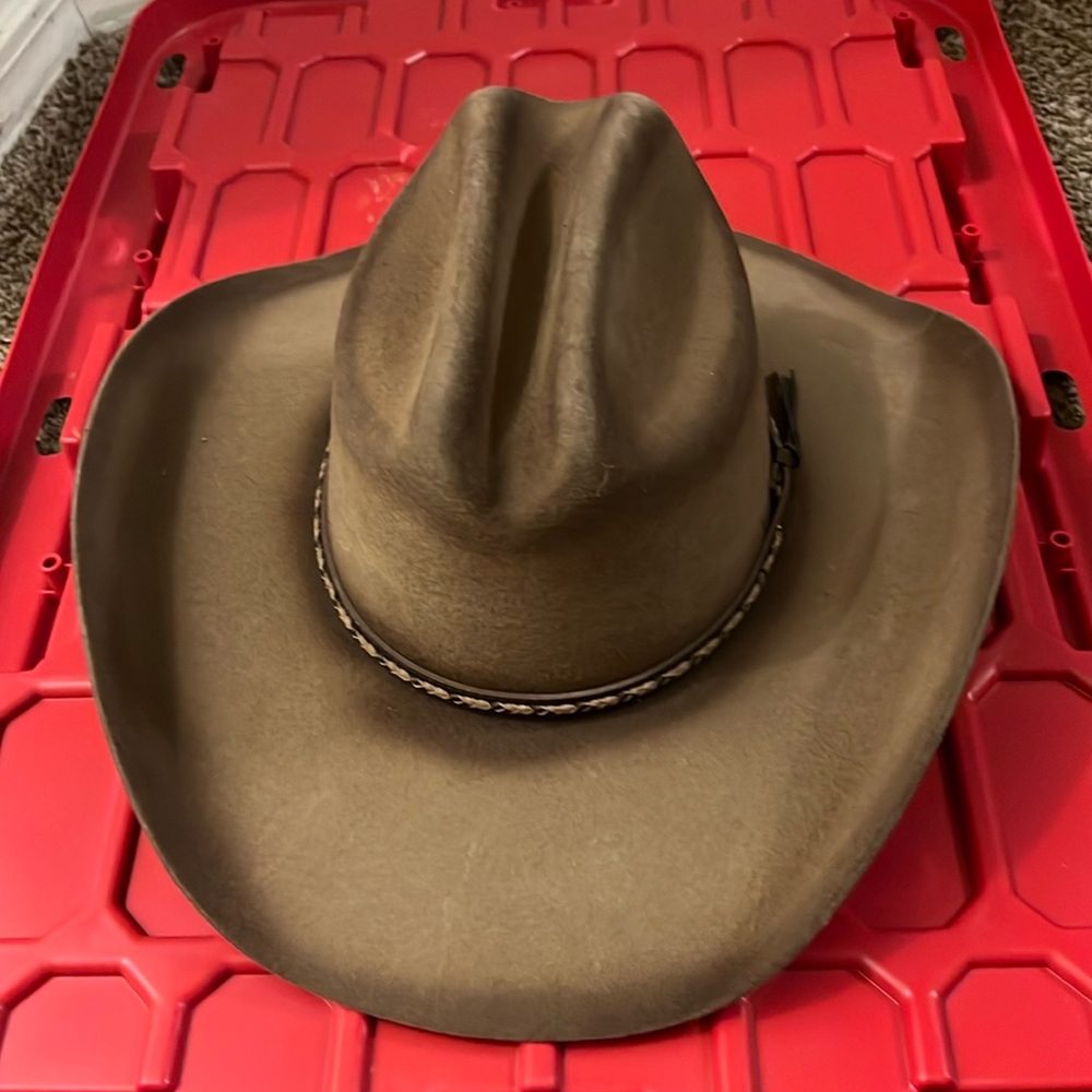 Brand new hat just can’t return Jason Aldean   resistol